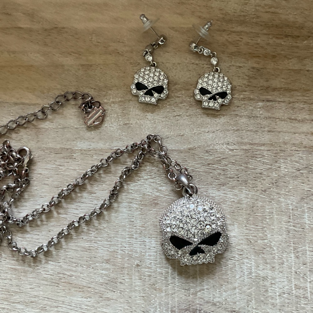 Harley-Davidson Silver and Black Skull Necklace Set